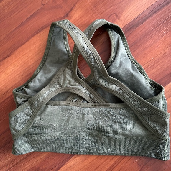 Gymshark Sports Bra - Picture 2 of 2